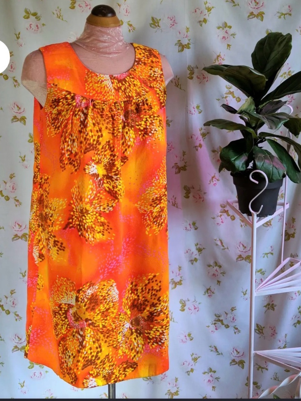 Ui-Maikai Vintage 1960s Hawaiian Sheath Dress M Orange Psychedelic Floral